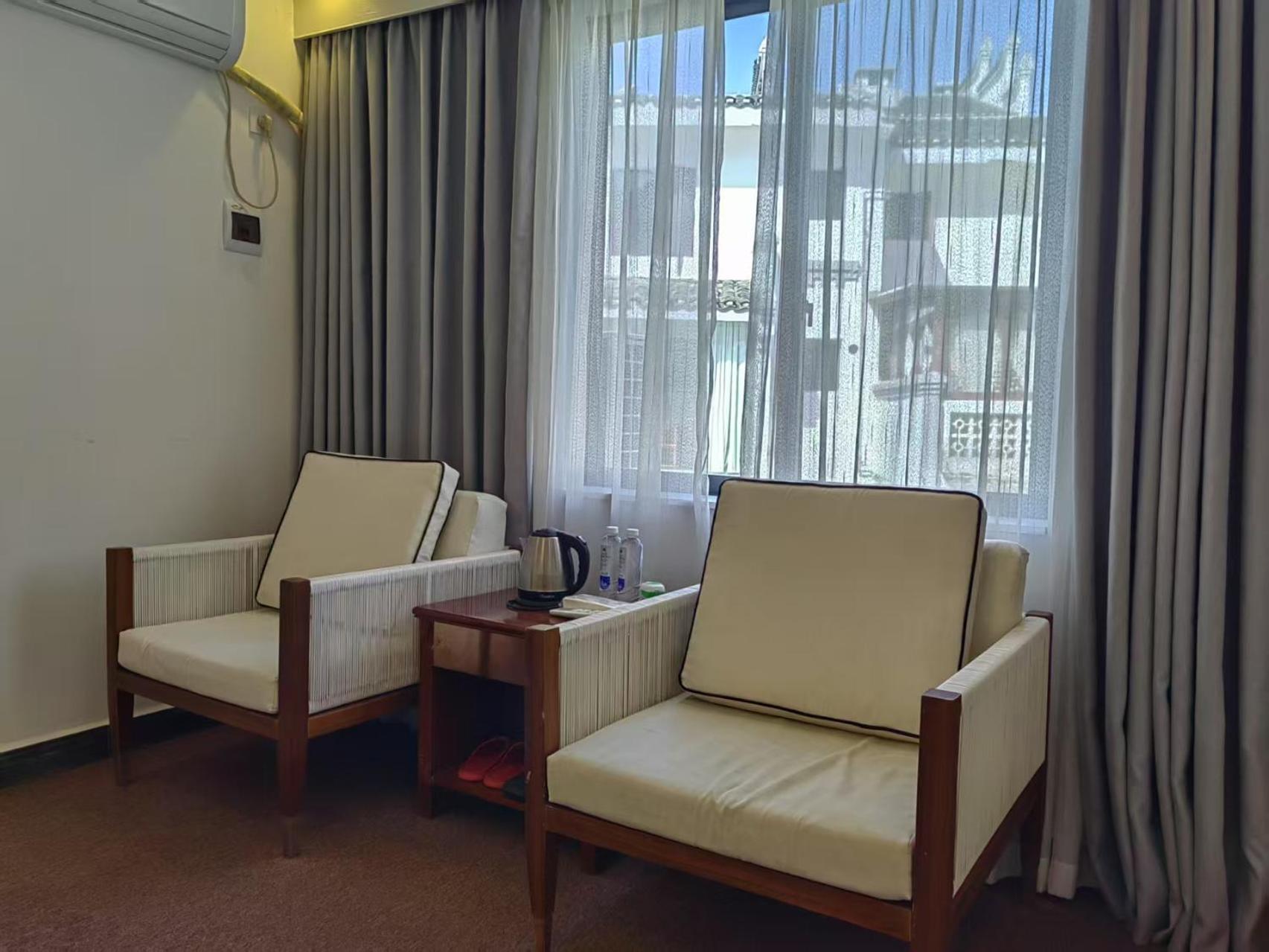 Serene Vale Inn Guilin-Free One Way Pick Up Service To High-Speed Railway Station For 2 Nights Bilik gambar